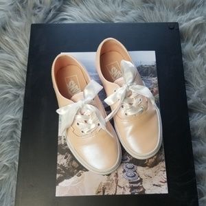 vans authentic pearl suede